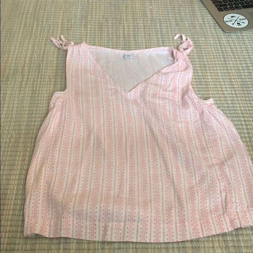 Old navy v neck too